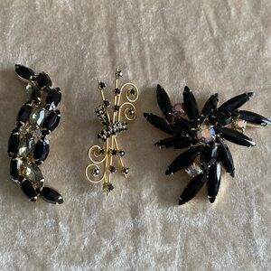 Black vintage rhinestone brooches